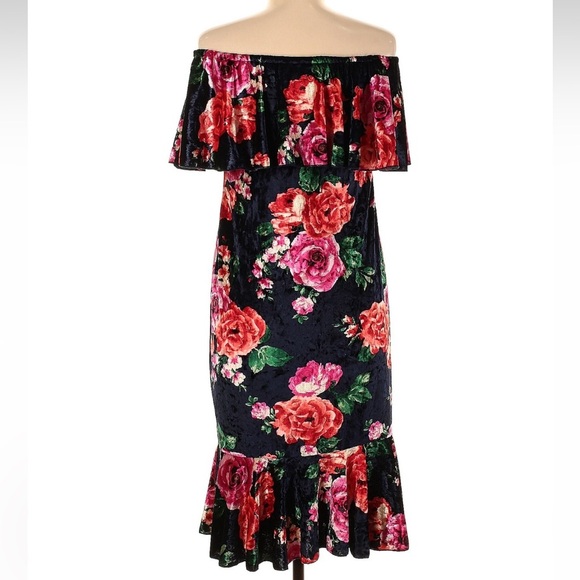 LuLaRoe CiCi Velvet Black Red Floral Ruffled Off-Shoulder Midi Dress Size Small - Picture 3 of 6